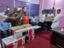 सामुदायिक विद्यालयमा लयापटप र प्रिन्टर वितरण
