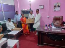 सामुदायिक विद्यालयमा लयापटप र प्रिन्टर वितरण