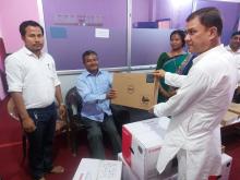 सामुदायिक विद्यालयमा लयापटप र प्रिन्टर वितरण