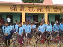 छात्राहरूलार्इ साइकल वितरणा काे तस्वीर