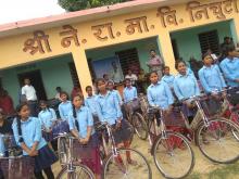 छात्राहरूलार्इ साइकल वितरणा काे तस्वीर